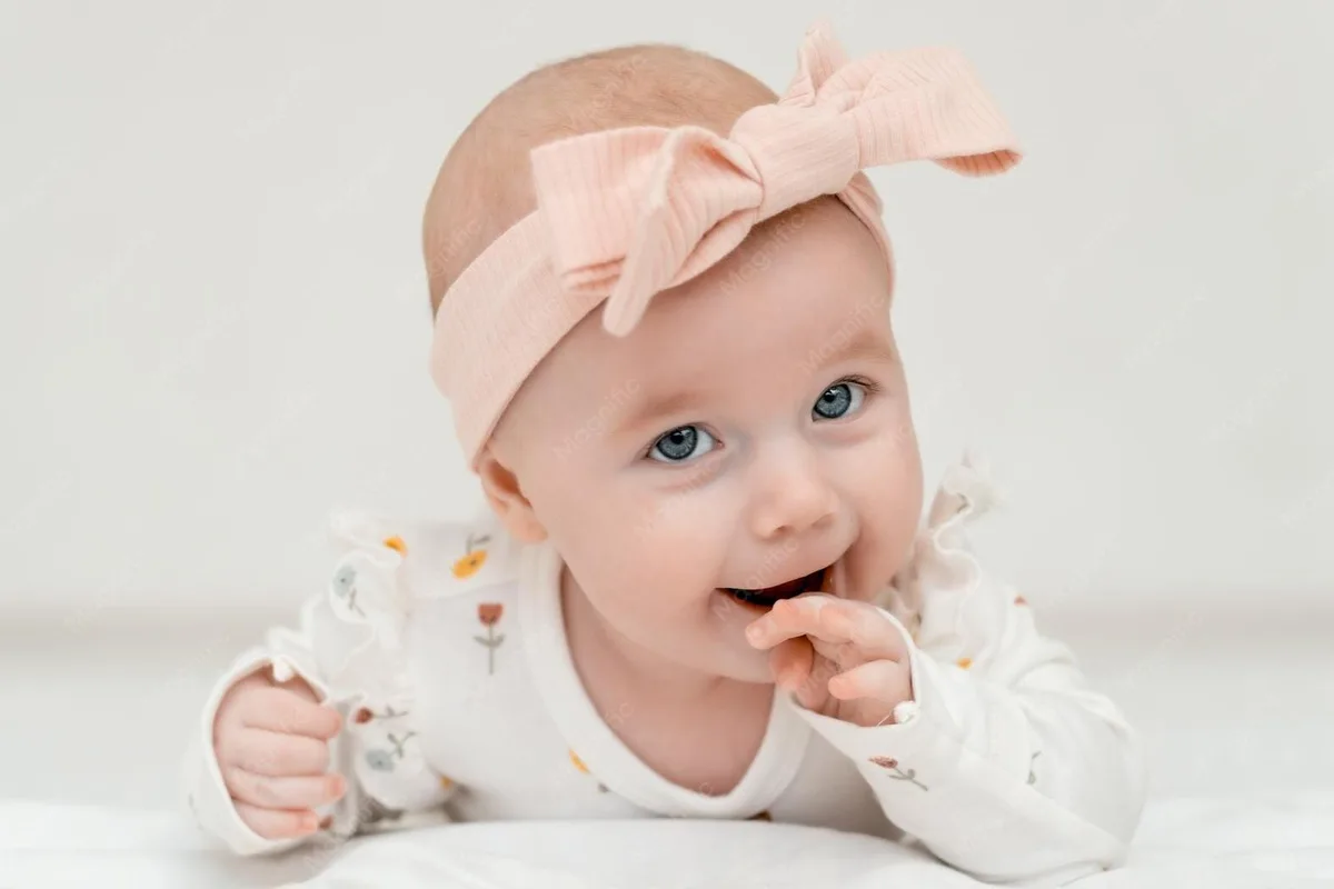 Imagem cômica de bebê para treinamento dos noivos.